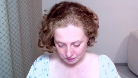 Ella online show from 09/22/25, 08:00