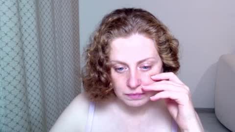 Ella online show from 12/05/25, 08:12