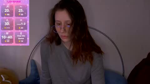 Snapshot of thelavess chatting on 03/18/26, 07:00 thelavess online show from 03/18/26, 07:00