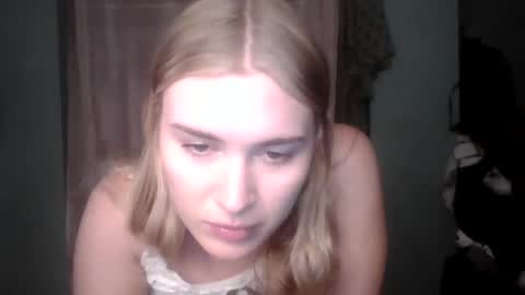 Snapshot of thelittlebambii chatting on 11/22/25, 09:36 Little Bambii online show from 11/22/25, 09:36