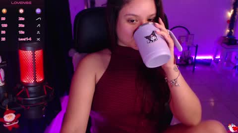 thelittlecherry_ online show from 01/08/25, 05:37