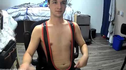 Snapshot of thelonglouie chatting on 11/15/25, 03:26 Louie online show from 11/15/25, 03:26