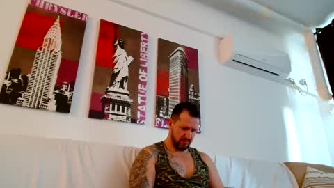 Snapshot of themastercomander chatting on 01/19/25, 12:06 Big Alpha Daddy Master online show from 01/19/25, 12:06