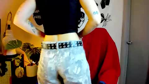 themelrose online show from 10/30/25, 10:10