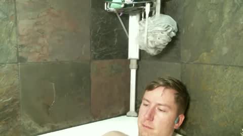 Daisy and Tim online show from 02/09/25, 04:36