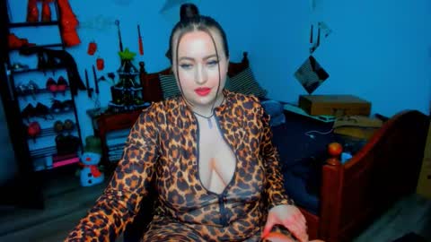 thenaughtygf online show from 12/17/25, 11:00