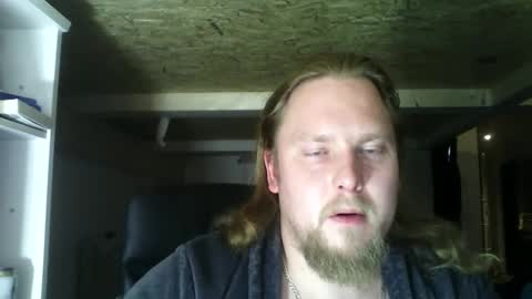 Snapshot of thenewdude1992 chatting on 12/04/24, 10:51 thenewdude1992 online show from 12/04/24, 10:51