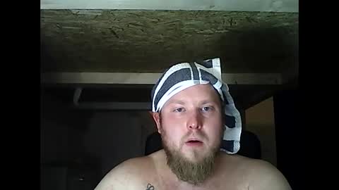 Snapshot of thenewdude1992 chatting on 03/01/25, 01:11 thenewdude1992 online show from 03/01/25, 01:11