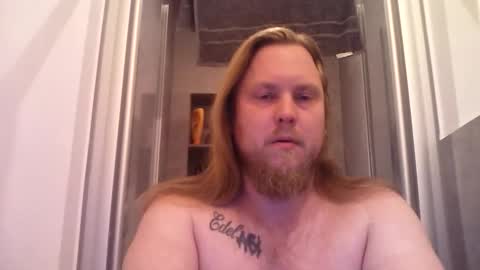 Snapshot of thenewdude1992 chatting on 11/03/25, 07:26 thenewdude1992 online show from 11/03/25, 07:26