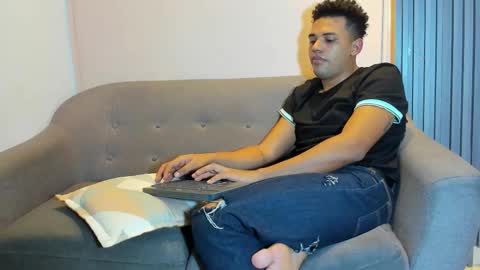 Snapshot of theo_morris chatting on 02/28/26, 05:30 theo_morris online show from 02/28/26, 05:30