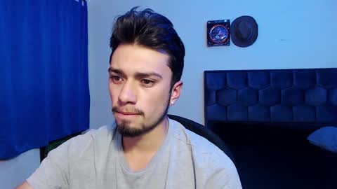 Snapshot of theo_stone04 chatting on 12/19/25, 06:20 Theo online show from 12/19/25, 06:20