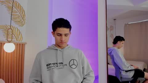  THEO- MATEO  online show from 12/20/24, 01:22