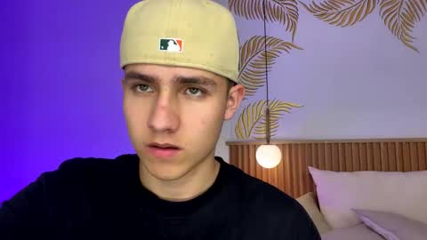  THEO- MATEO  online show from 12/28/24, 04:30