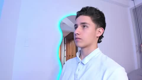  THEO- MATEO  online show from 01/03/25, 05:20