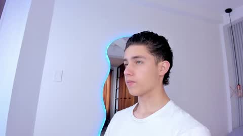  THEO- MATEO  online show from 01/05/25, 01:36