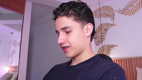  THEO- MATEO  online show from 02/04/25, 01:38