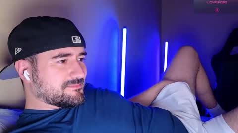 Theo Ravi online show from 04/17/26, 03:53