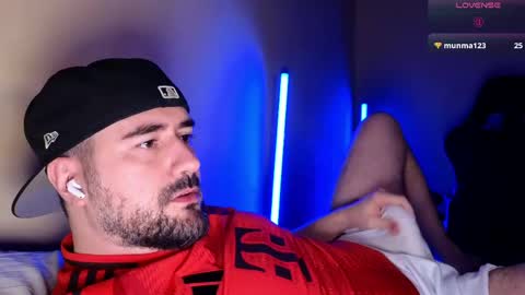 Theo Ravi online show from 04/25/26, 03:42