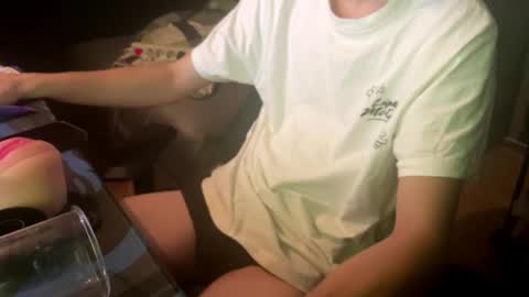 Snapshot of theothede19cm chatting on 10/25/25, 07:41 theothede19cm online show from 10/25/25, 07:41