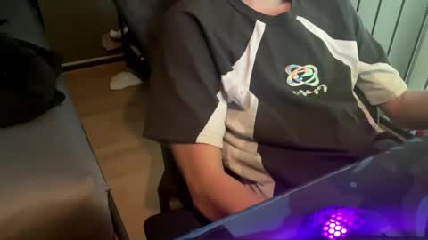 Snapshot of theothede19cm chatting on 11/03/25, 09:10 theothede19cm online show from 11/03/25, 09:10