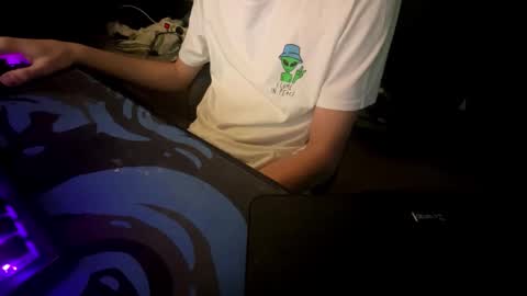 Snapshot of theothede19cm chatting on 11/19/25, 03:01 theothede19cm online show from 11/19/25, 03:01