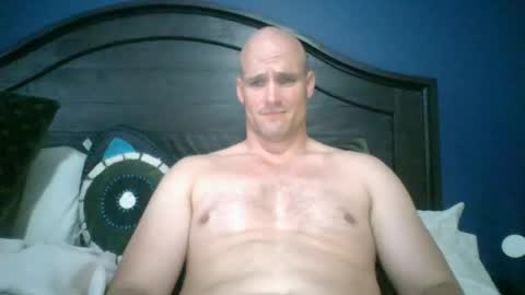 Snapshot of theoutfitter chatting on 05/15/26, 07:10 MISTERPOWERS online show from 05/15/26, 07:10