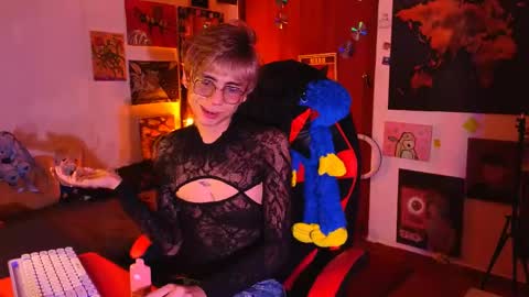 Matt independent model  online show from 04/17/26, 08:56