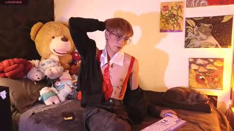 Matt independent model  online show from 04/18/26, 08:42