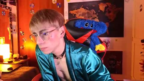 Matt independent model  online show from 04/21/26, 01:42