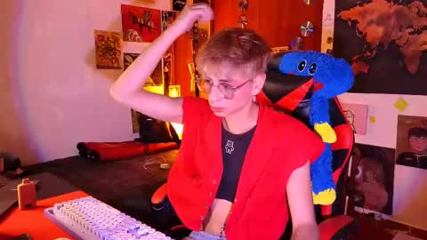 Matt independent model  online show from 04/24/26, 10:23