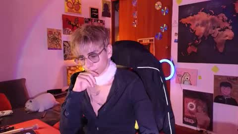 Matt independent model  online show from 05/02/26, 08:58