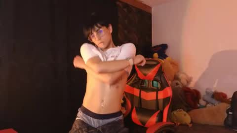 Matt independent model  online show from 05/11/26, 09:34