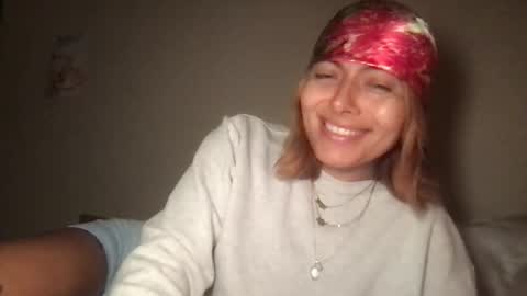 Snapshot of therain222 chatting on 11/18/25, 07:57 therain222 online show from 11/18/25, 07:57