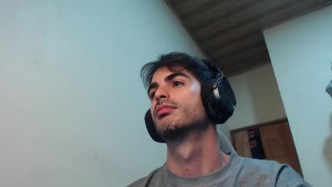 Santiago Enrique online show from 10/02/25, 06:09