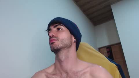 Santiago Enrique online show from 01/19/26, 06:28