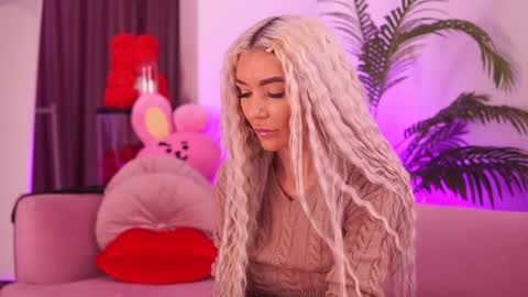 Deea  online show from 12/29/24, 05:33