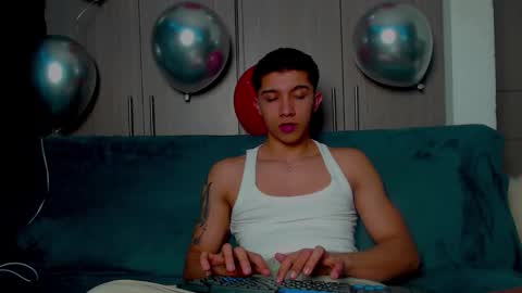 thesaint_xxx online show from 10/04/25, 07:17