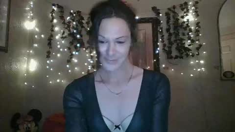 sillymillie0 online show from 10/13/25, 12:43