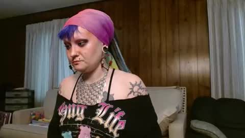 Siren of the Fae online show from 04/15/26, 07:58