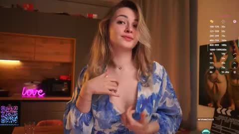 Snapshot of thetimeshavecome chatting on 10/02/25, 04:36 Mia online show from 10/02/25, 04:36