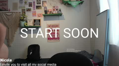 Snapshot of thetropicalseduction chatting on 12/30/24, 08:15 Nicole online show from 12/30/24, 08:15