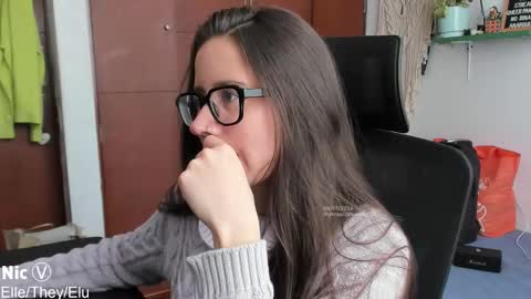 Snapshot of thetropicalseduction chatting on 01/09/26, 02:53 Nicole online show from 01/09/26, 02:53