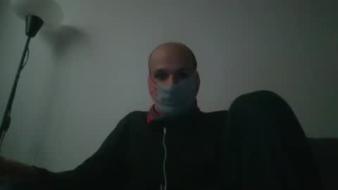 Scarf guy online show from 01/29/25, 04:52