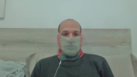 Scarf guy online show from 02/14/25, 07:07