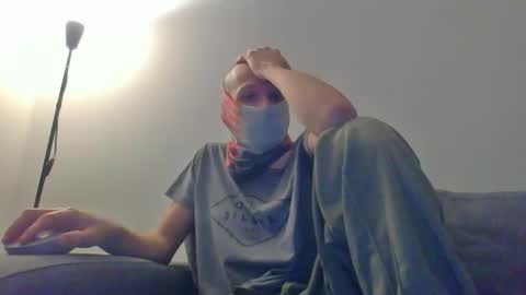 Scarf guy online show from 02/17/25, 09:30