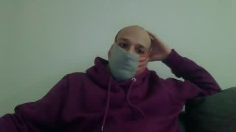 Scarf guy online show from 02/24/25, 07:09