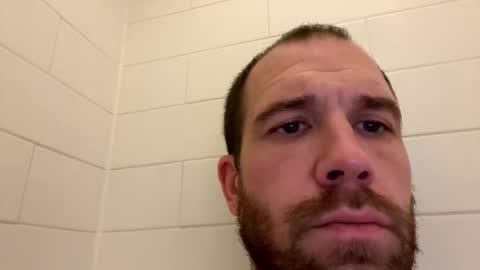 Snapshot of thewiggler32 chatting on 01/10/26, 05:26 thewiggler32 online show from 01/10/26, 05:26