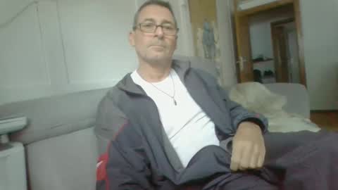 Snapshot of thhe13 chatting on 12/28/24, 07:55 thhe13 online show from 12/28/24, 07:55