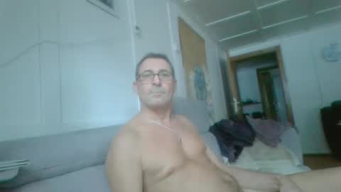 Snapshot of thhe13 chatting on 01/17/25, 08:24 thhe13 online show from 01/17/25, 08:24