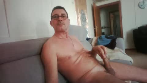 Snapshot of thhe13 chatting on 03/02/25, 12:01 thhe13 online show from 03/02/25, 12:01